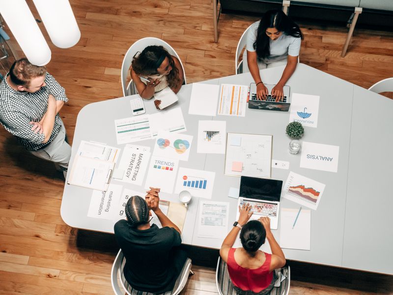 AI sales agent qualifying website visitors and routing leads to a sales team