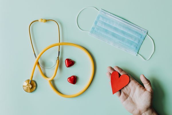 Healthcare patient support with live chat